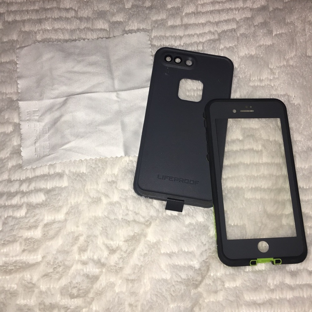 iPhone 7sPlus Life Proof Case